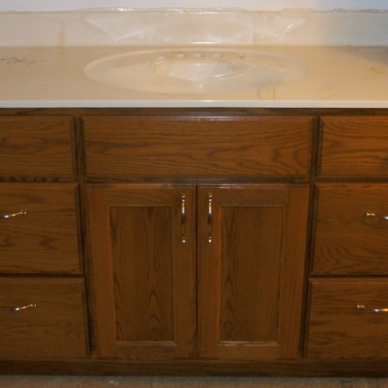 Hampton Estates Daugherty Upstairs Vanity | Canary Cabinets